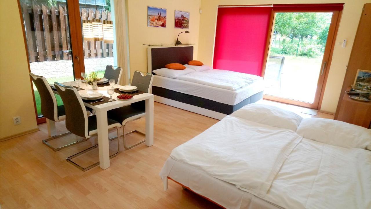 Lovely Apartment, Garden, Parking, Wifi, Netflix Апартаменти *