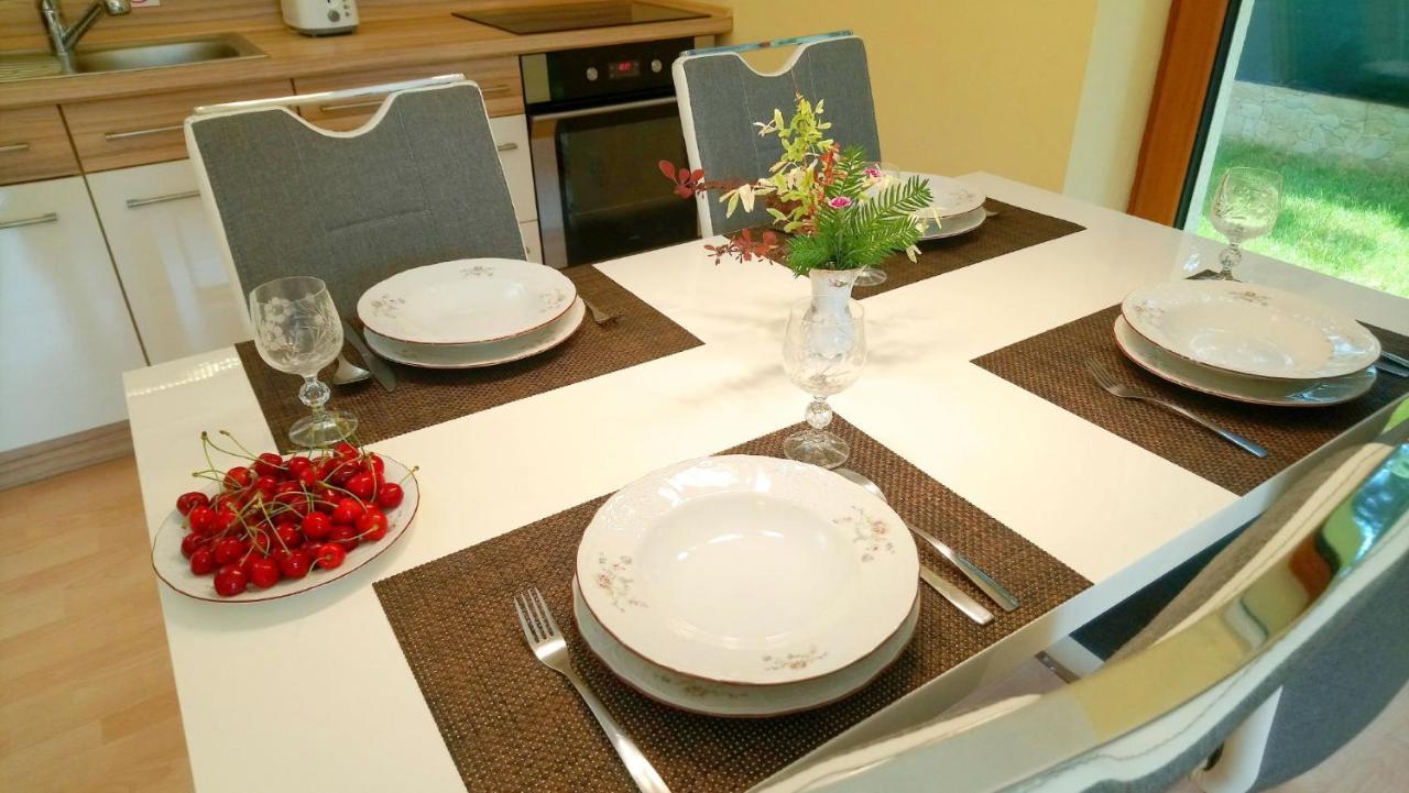 Lovely Apartment, Garden, Parking, Wifi, Netflix * Прага