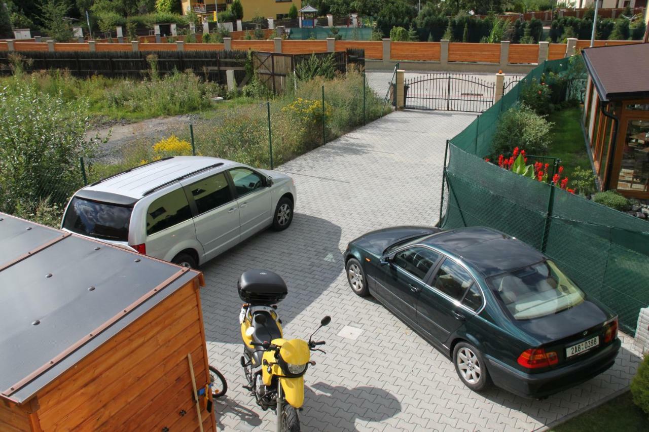 Lovely Apartment, Garden, Parking, Wifi, Netflix Апартаменти *
